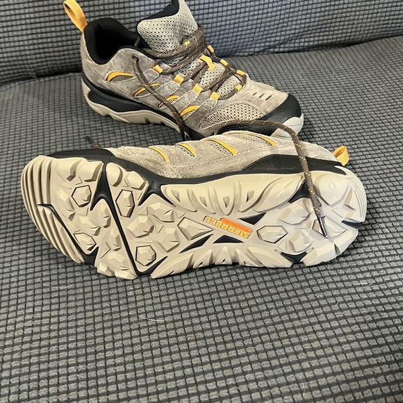 NWOT -Merrell White Pine Vent Men`s Hiking Trail Shoes Boulder J09583 - Picture 3 of 4